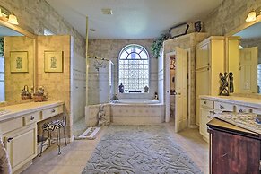 Luxurious Home w/ Private Pool & Lanai Near Tampa!