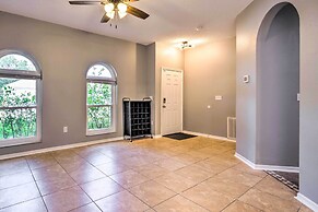 Sunny Clermont Retreat w/ Lanai: 12 Mi to Disney!