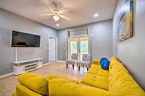 Sunny Clermont Retreat w/ Lanai: 12 Mi to Disney!