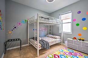 Sunny Clermont Retreat w/ Lanai: 12 Mi to Disney!