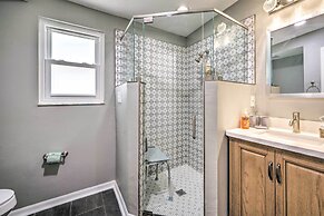 Sunny Clermont Retreat w/ Lanai: 12 Mi to Disney!