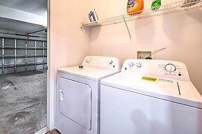 Sunny Clermont Retreat w/ Lanai: 12 Mi to Disney!