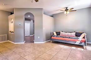 Sunny Clermont Retreat w/ Lanai: 12 Mi to Disney!