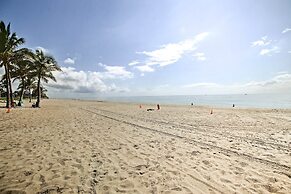 Ft Lauderdale Apt w/ Pool - 1 Mi to Beach Access!