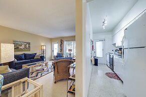 Ft Lauderdale Apt w/ Pool - 1 Mi to Beach Access!