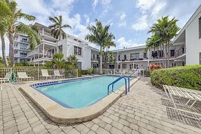 Ft Lauderdale Apt w/ Pool - 1 Mi to Beach Access!
