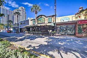 Ft Lauderdale Apt w/ Pool - 1 Mi to Beach Access!