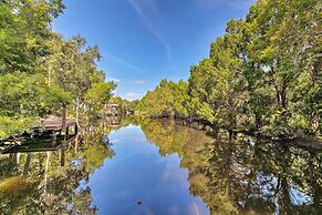 1 Mi to Boat Launch: Crystal River Home w/ Dock