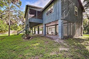 1 Mi to Boat Launch: Crystal River Home w/ Dock