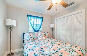 Dock, Kayaks & Bicycles: Crystal River Getaway!