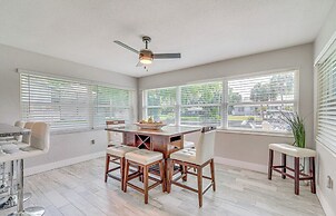 Dock, Kayaks & Bicycles: Crystal River Getaway!