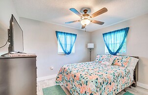 Dock, Kayaks & Bicycles: Crystal River Getaway!