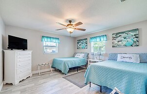 Dock, Kayaks & Bicycles: Crystal River Getaway!