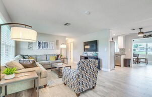 Dock, Kayaks & Bicycles: Crystal River Getaway!