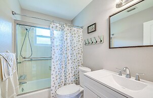 Dock, Kayaks & Bicycles: Crystal River Getaway!