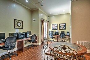 Davenport Condo w/ Pool Access - 11 Mi to Disney!