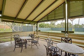 Turtle Bay Condo w/ Pool Access & Golf Course!