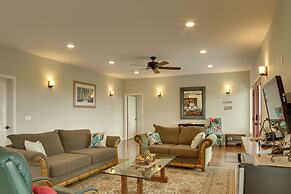 'the Aloha Green House' Retreat w/ Ocean Views!