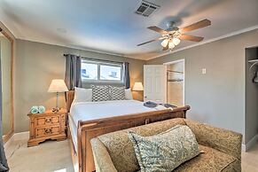 Las Vegas Getaway w/ Patio & Grill: ~3mi to Strip!