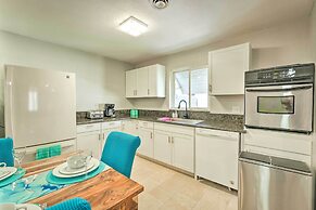 Las Vegas Getaway w/ Patio & Grill: ~3mi to Strip!