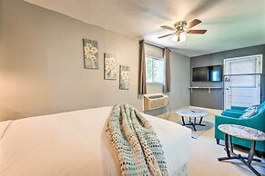 Las Vegas Getaway w/ Patio & Grill: ~3mi to Strip!