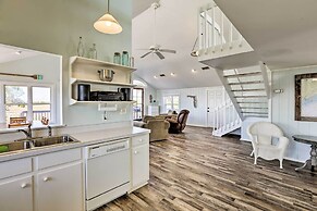 Cozy Waterfront 'island House' on Live Oak Island!