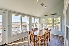 Cozy Waterfront 'island House' on Live Oak Island!