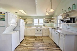 Cozy Waterfront 'island House' on Live Oak Island!