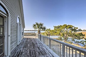 Cozy Waterfront 'island House' on Live Oak Island!