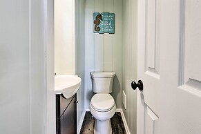 Cozy Waterfront 'island House' on Live Oak Island!