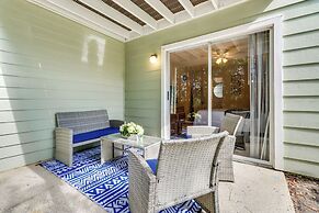 Condo w/ Pool Access & Patio: 8 Mi to Disney!