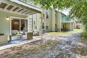 Condo w/ Pool Access & Patio: 8 Mi to Disney!