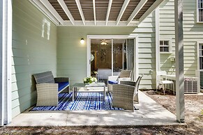 Condo w/ Pool Access & Patio: 8 Mi to Disney!