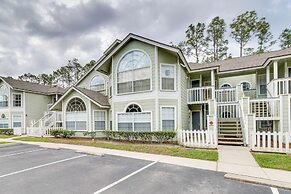 Condo w/ Pool Access & Patio: 8 Mi to Disney!