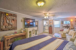 8 Mi to Beaches: Artistic Bradenton Studio w/ Yard