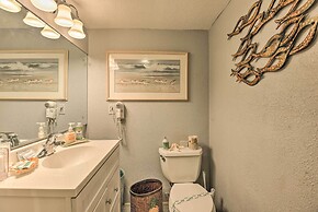 8 Mi to Beaches: Artistic Bradenton Studio w/ Yard