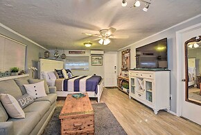 8 Mi to Beaches: Artistic Bradenton Studio w/ Yard