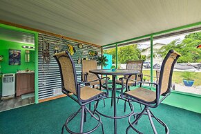 Pet-friendly Bradenton Home ~ 3 Mi to Cortez Beach