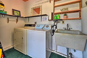 Pet-friendly Bradenton Home ~ 3 Mi to Cortez Beach