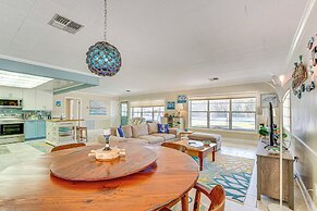 Riverview Homosassa Escape w/ Dock + Lanai!