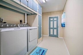 Riverview Homosassa Escape w/ Dock + Lanai!