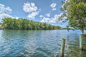 Riverview Homosassa Escape w/ Dock + Lanai!