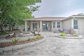 Airy Crystal River Retreat w/ Backyard Oasis!