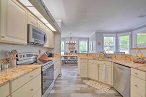 Airy Crystal River Retreat w/ Backyard Oasis!