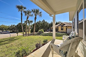 Canalside Crystal River Home w/ Dock & Kayaks