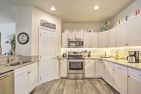 Canalside Crystal River Home w/ Dock & Kayaks