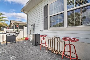 Canalside Crystal River Home w/ Dock & Kayaks