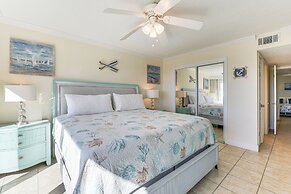 Miramar Beach Retreat - Beachfront & Poolside