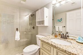 Miramar Beach Retreat - Beachfront & Poolside