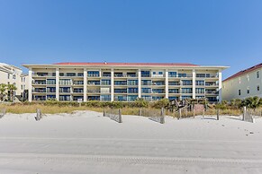 Miramar Beach Retreat - Beachfront & Poolside